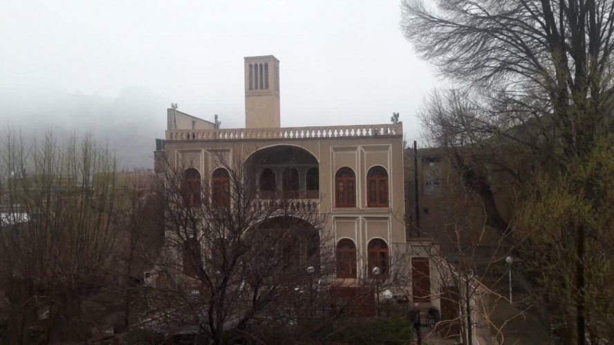 اقامتگاه بوم‌گردی حاجی خان تفت فضای داخلی