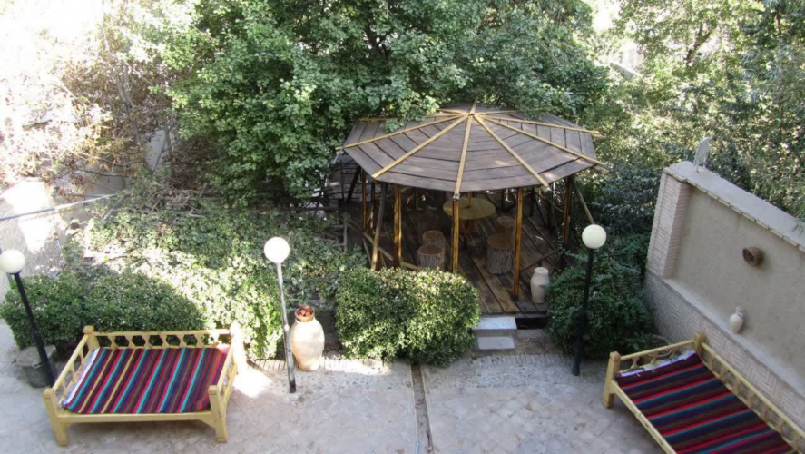 اقامتگاه بوم‌گردی حاجی خان تفت فضای داخلی