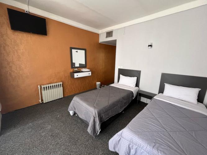 هتل قدس سمنان اتاق دو تخته تویین