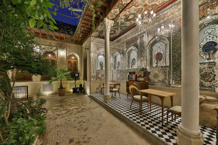 بوتیک هتل عمارت فرهادی شیراز حیاط اول