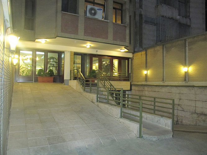 هتل پردیس تهران محوطه بیرونی