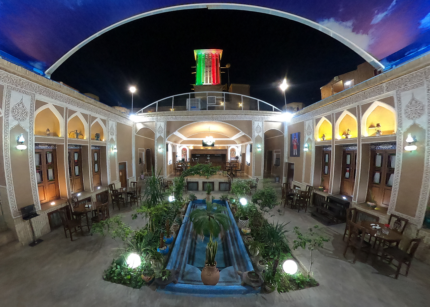 Royaye Ghadim Hotel