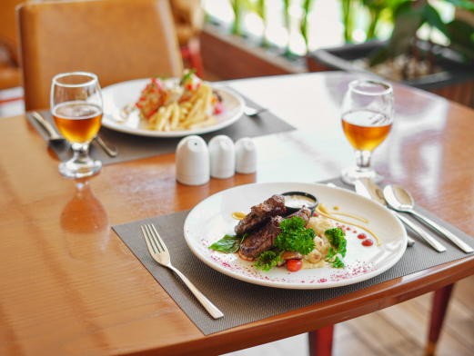 هتل کوروش کیش سالن صبحانه هتل کوروش کیش سالن صبحانه