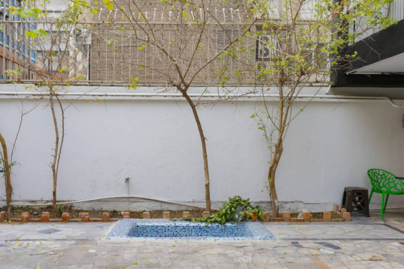 مهمانسرا ترنج تهران محوطه