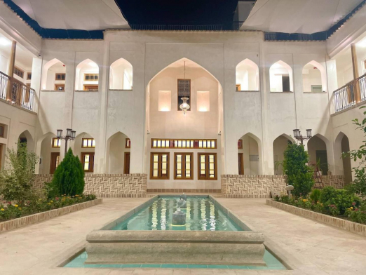 هتل ساباط اصفهان فضای محوطه هتل