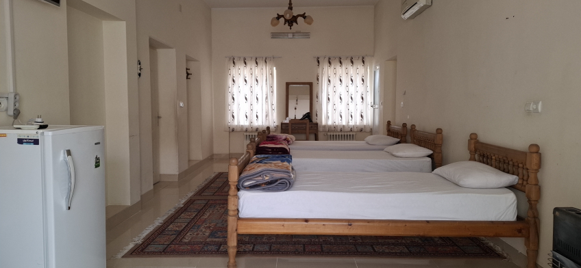 مهمانسرا بنیاد یزد اتاق سه تخته مهمانسرا بنیاد یزد اتاق سه تخته