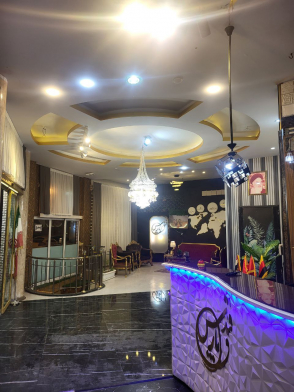 مهمانسرا پارس کهن قم لابی