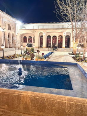 اقامتگاه سنتی زرتاج اصفهان محوطه اقامتگاه