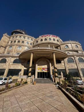 مجتمع گردشگری قصربرلیان سمنان نمای بیرونی مجتمع گردشگری قصربرلیان سمنان نمای بیرونی