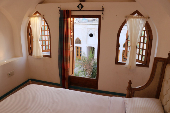 خانه مسافر نفیس کاشان اتاق فیروزه خانه مسافر نفیس کاشان اتاق فیروزه