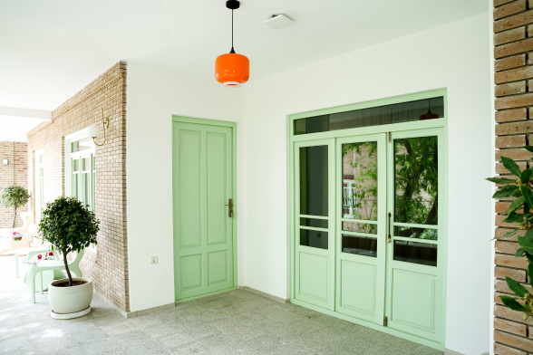 اقامتگاه سنتی پاسیو شیراز فضای محوطه