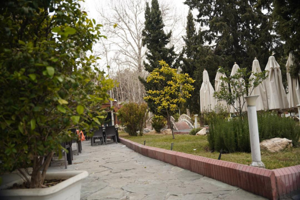 هتل بلوط تهران محوطه بیرونی هتل بلوط تهران محوطه بیرونی