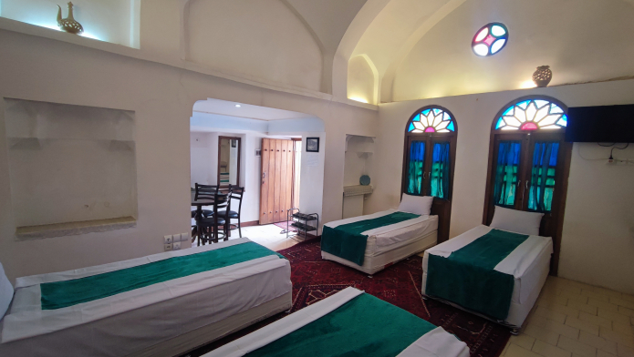 اقامتگاه سنتی ثنا کاشان فضای داخلی اتاق‌ها