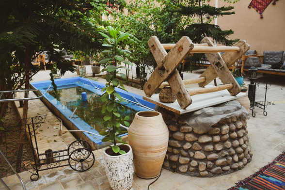 اقامتگاه سنتی قنات یزد فضای محوطه اقامتگاه سنتی قنات یزد فضای محوطه