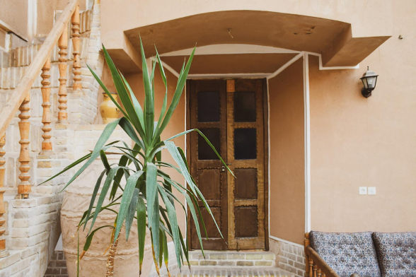 اقامتگاه سنتی قنات یزد فضای محوطه اقامتگاه سنتی قنات یزد فضای محوطه