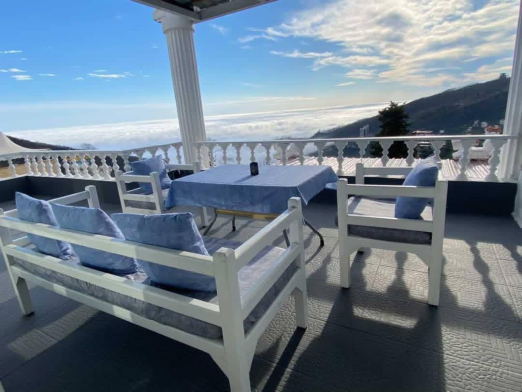 خانه مسافر دلمون رامسر محوطه بیرونی