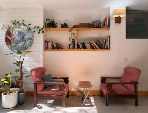 خانه مسافر رگ راگ اصفهان فضای محوطه