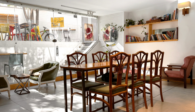 خانه مسافر رگ راگ اصفهان فضای محوطه