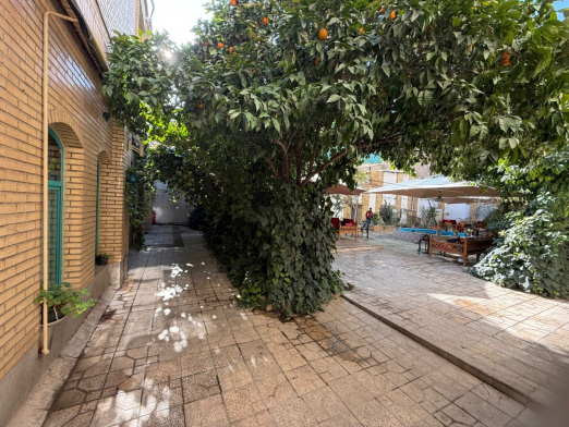 هتل داریوش شیراز فضای محوطه