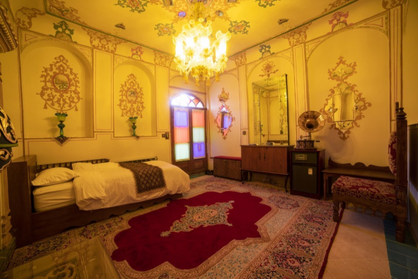 اقامتگاه سنتی معتمدی اصفهان اتاق اورنگ