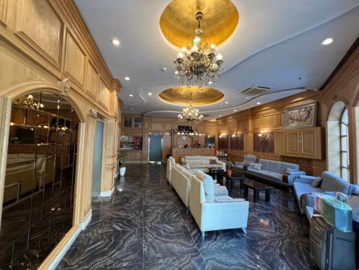 مهمانسرا ساعت مشهد لابی