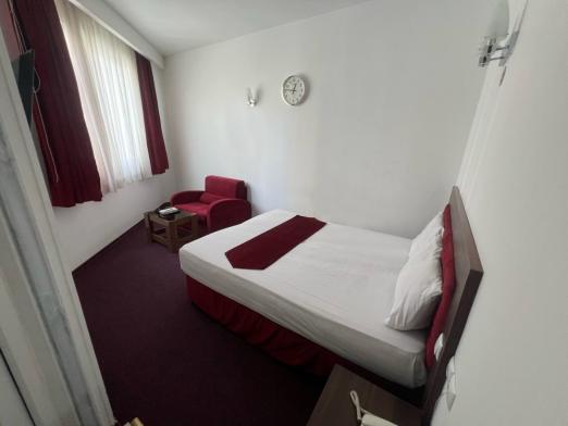 مهمانسرا ساعت مشهد اتاق دو تخته دابل