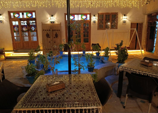 اقامتگاه سنتی سلطانی اصفهان فضای محوطه