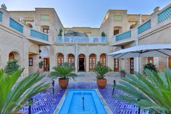 بوتیک هتل ونوشک کرمانشاه نمای بیرونی