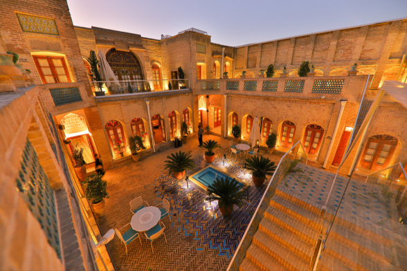 بوتیک هتل ونوشک کرمانشاه نمای بیرونی