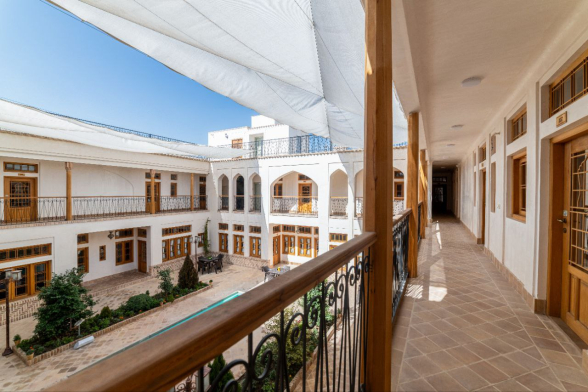 هتل ساباط اصفهان فضای محوطه بیرونی