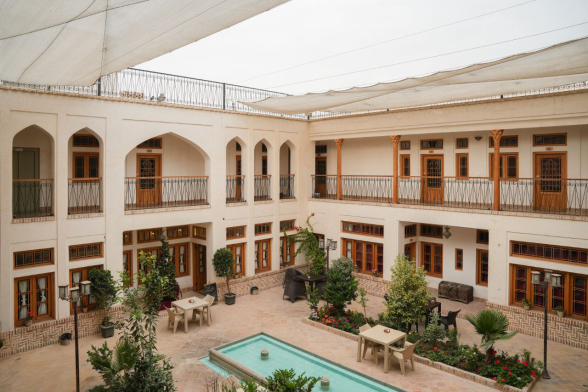 هتل ساباط اصفهان فضای محوطه بیرونی