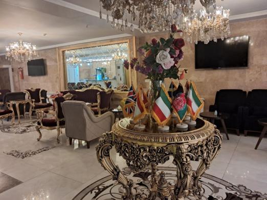 مهمانسرا طاووس طلایی مشهد لابی