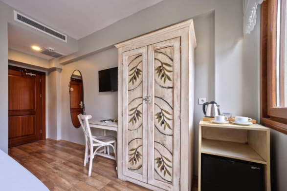 Oriella Hotel