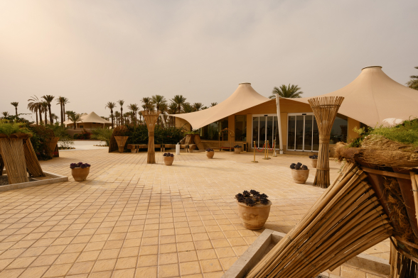 مجتمع گردشگری ریزورت کویری ماکان کرمان فضای محوطه