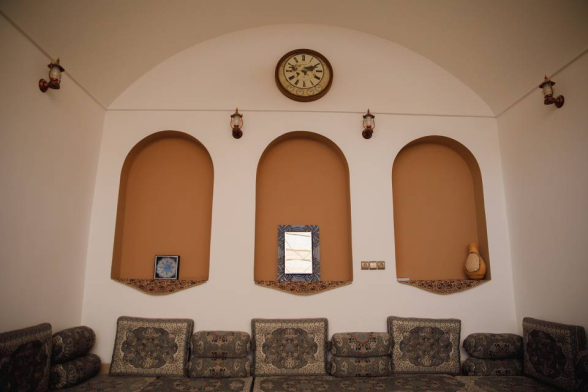 اقامتگاه بومگردی عمارت بهارستان یزد فضای محوطه اقامتگاه بومگردی عمارت بهارستان یزد فضای محوطه