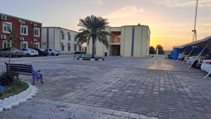 هتل ساحلی خلیج فارس قشم نمای بیرونی 5