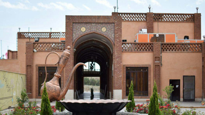 مجتمع گردشگری خورشید اردهال کاشان فصای بیرونی هتل 3