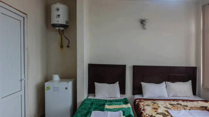 هتل باغ ایران‌ زمین قشم اتاق سه تخته 1