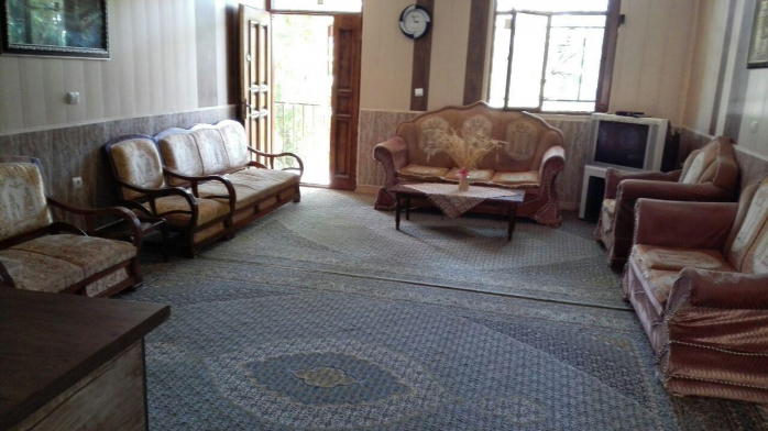 اقامتگاه سنتی قلعه الموت فضای داخلی سوئیت ها 1 اقامتگاه سنتی قلعه الموت فضای داخلی سوئیت ها 1