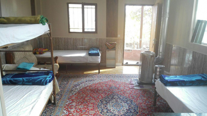 اقامتگاه سنتی قلعه الموت سوئیت چهار تخته اقامتگاه سنتی قلعه الموت سوئیت چهار تخته