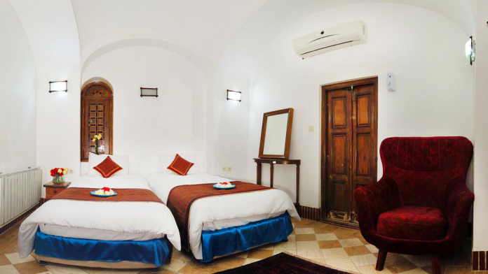 هتل لب خندق یزد اتاق دو تخته تویین 2 هتل لب خندق یزد اتاق دو تخته تویین 2