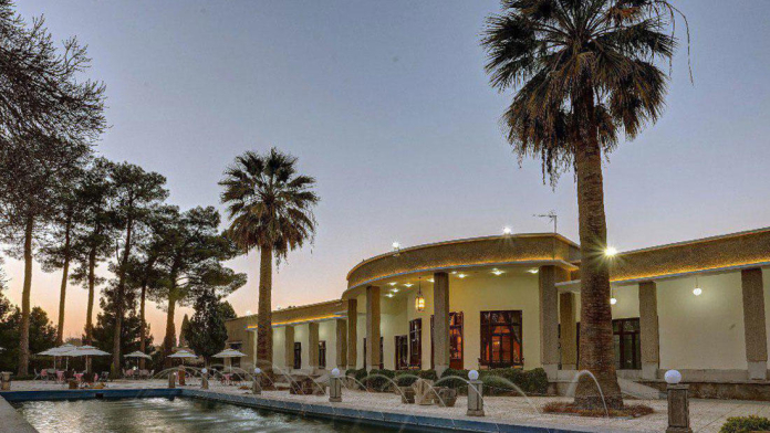 هتل آپادانا تخت جمشید مرودشت فضای بیرونی هتل 3 هتل آپادانا تخت جمشید مرودشت فضای بیرونی هتل 3