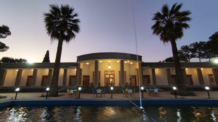 هتل آپادانا تخت جمشید مرودشت فضای بیرونی هتل 1 هتل آپادانا تخت جمشید مرودشت فضای بیرونی هتل 1