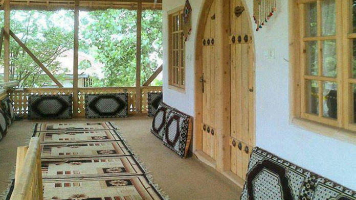 اقامتگاه بومگردی تلارخانه بردبار خمام فضای بیرونی اقامتگاه 2 اقامتگاه بومگردی تلارخانه بردبار خمام فضای بیرونی اقامتگاه 2