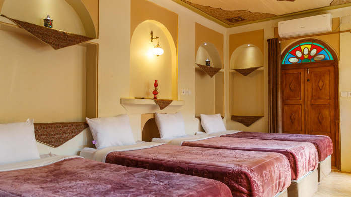 اقامتگاه سنتی سپهری شیراز اتاق چهار تخته 1 اقامتگاه سنتی سپهری شیراز اتاق چهار تخته 1