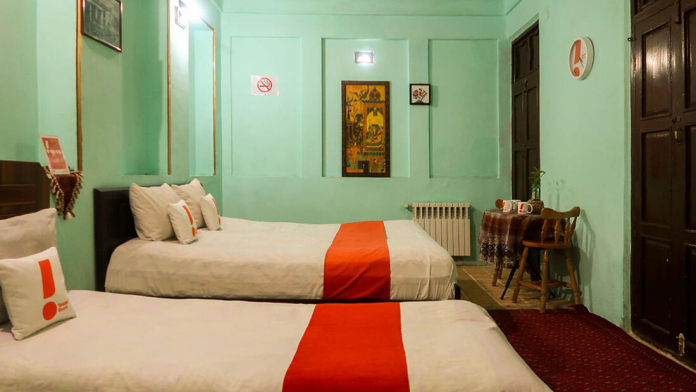 اقامتگاه سنتی گلشن شیراز اتاق سه تخته اقامتگاه سنتی گلشن شیراز اتاق سه تخته