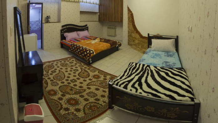 هتل کرمانیا کرمان اتاق سه تخته 1 هتل کرمانیا کرمان اتاق سه تخته 1