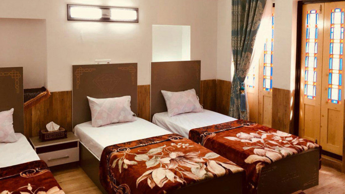 اقامتگاه سنتی الماس یزد اتاق سه تخته اقامتگاه سنتی الماس یزد اتاق سه تخته