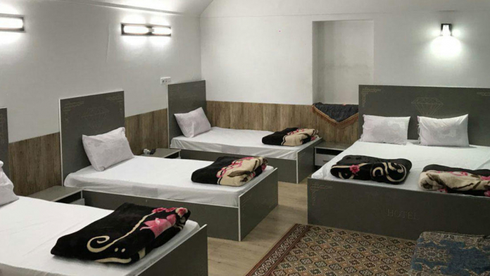 اقامتگاه سنتی الماس یزد اتاق پنج تخته اقامتگاه سنتی الماس یزد اتاق پنج تخته