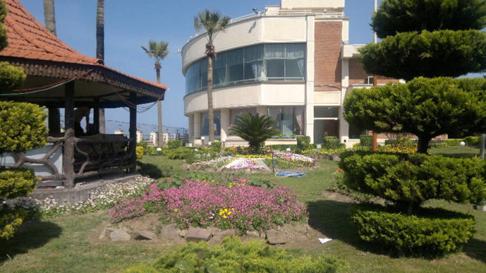 مجتمع فرهنگی و رفاهی پرديس درياکنار فضای بیرونی مجتمع 2 مجتمع فرهنگی و رفاهی پرديس درياکنار فضای بیرونی مجتمع 2